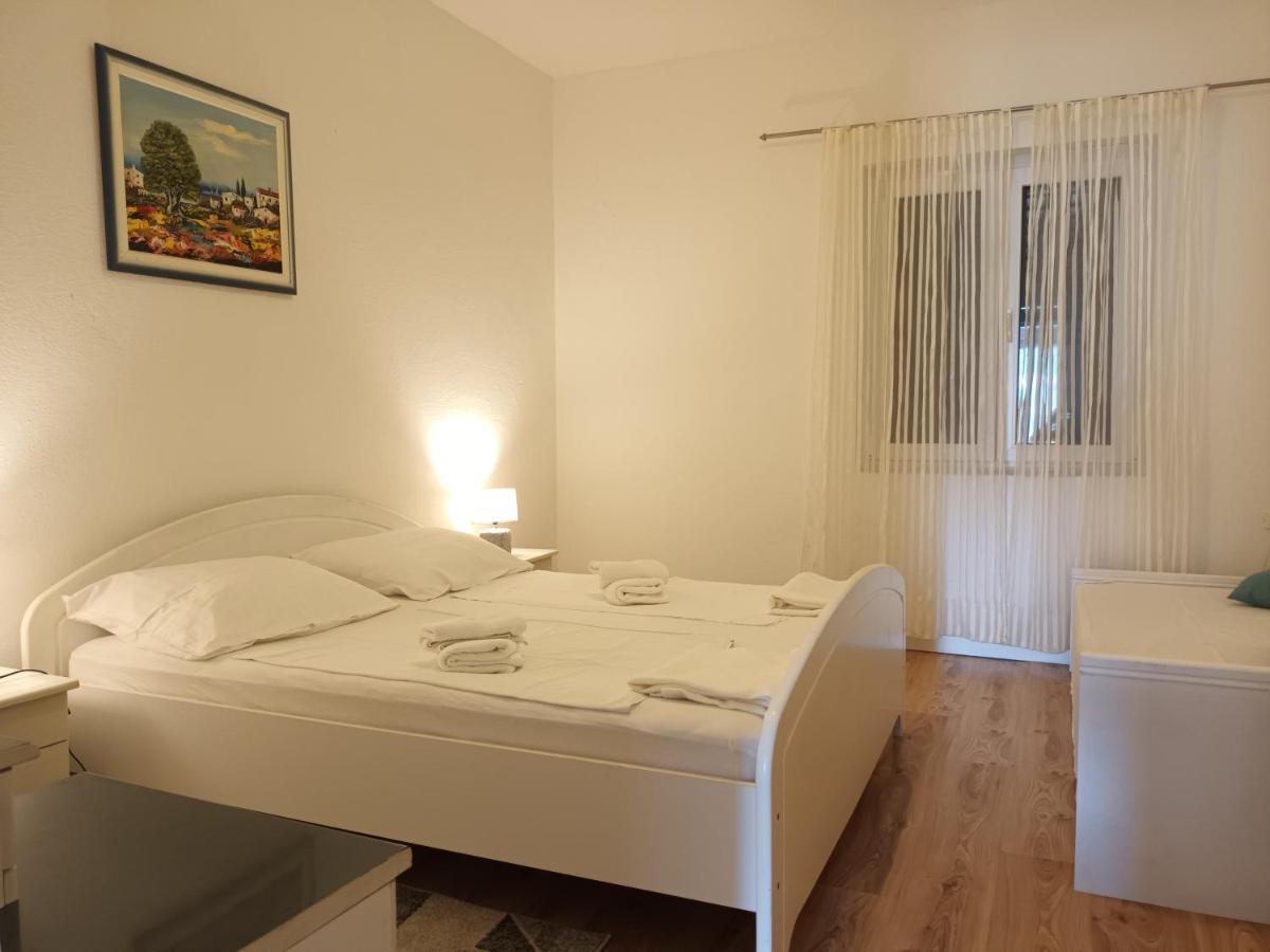Apartments Verica พาก ภายนอก รูปภาพ